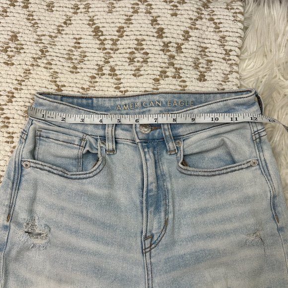 American Eagle High Waisted Mom Women's jean Stretch Light Blue - Size 00 - Picture 2 of 10